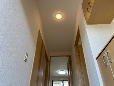 【内装】 | プレサス | 人感センサー付き照明器具