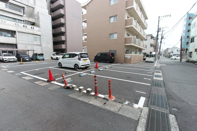 森岡駐車場（交差点）の駐車場