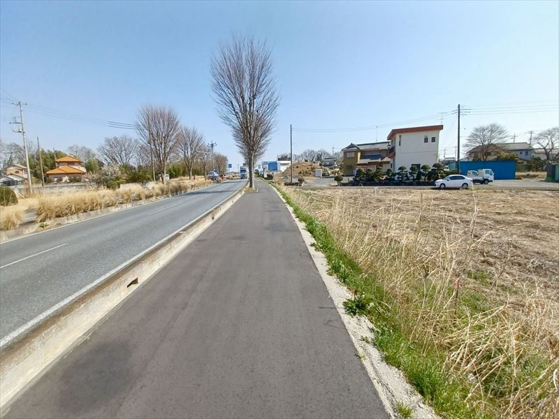 東松山市古凍　土地444坪の前面道路含む現地写真