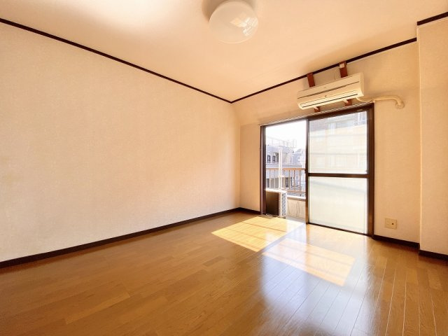 メゾン佐々木の居間・リビング