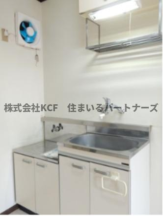 コーポアセッツ38のキッチン|コンパクトなキッチンで掃除もラクラク