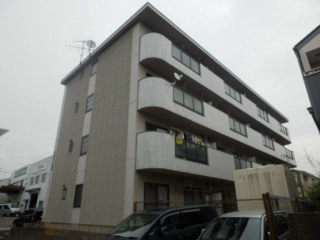 エステート徳重の外観