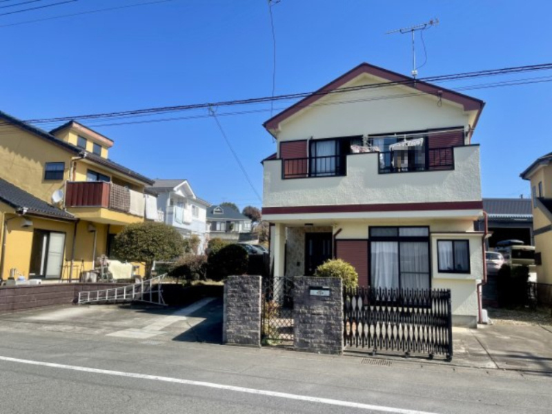 【中古戸建】高崎市新後閑町の前面道路含む現地写真|■外観