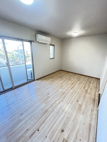 アロッジオ上筒井の居間・リビング