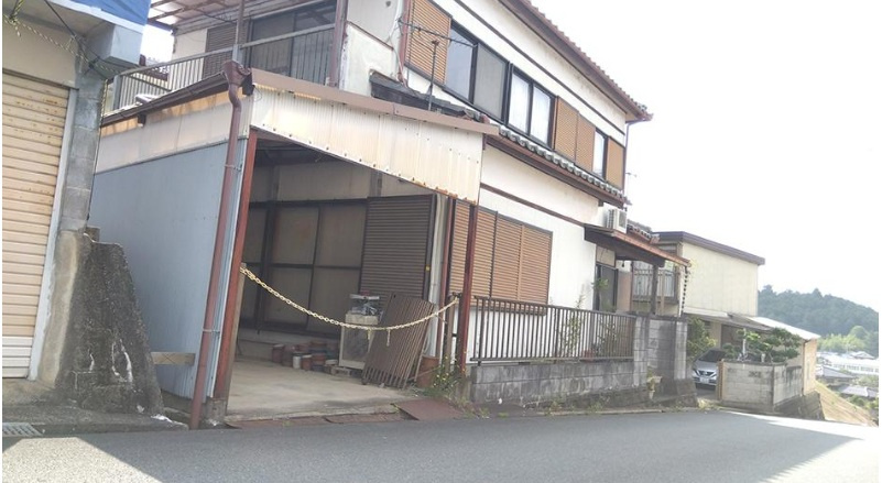 中古戸建　福知山市前田の前面道路含む現地写真