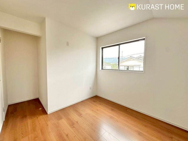 京都市西京区大枝南福西町三丁目　新築戸建の洋室