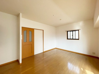 【内装】 | オネスト吉塚 | 別号室の写真になります。現況優先。