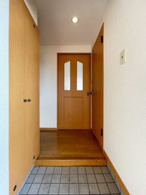 【玄関】 | オネスト吉塚 | 別号室の写真になります。現況優先。