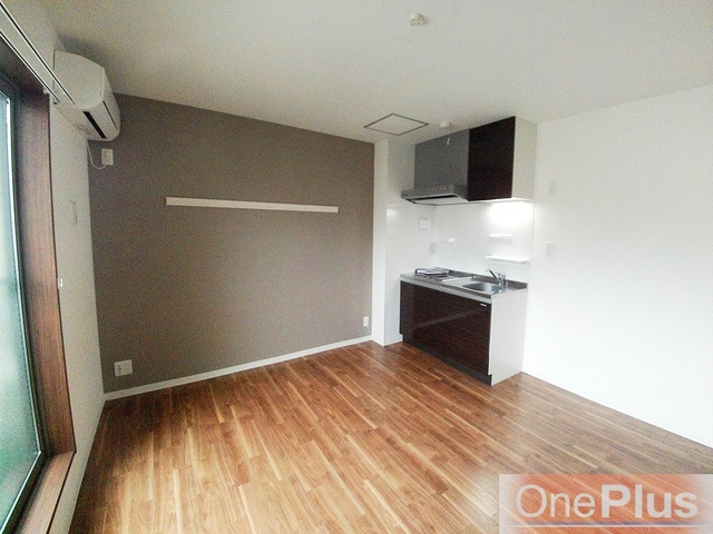 スリージェ住吉本町の洋室