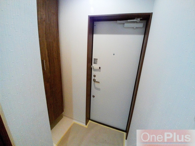 スリージェ住吉本町の玄関
