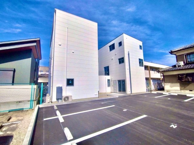 言庭（コトニワ）の駐車場