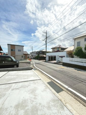 富士宮市万野原新田新築戸建  全３棟  １号棟の前面道路含む現地写真|現地撮影