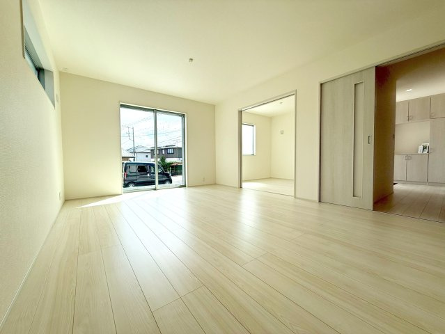 富士宮市万野原新田新築戸建  全３棟  １号棟の居間・リビング|現地撮影