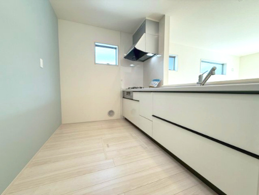 富士宮市万野原新田新築戸建  全３棟  １号棟のキッチン|現地撮影