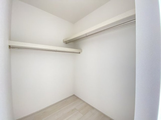 【収納】 | 南城市玉城糸数3期（全4棟）1・2号棟 | 1号棟　洋室7.25帖＋WIC付き♪