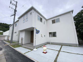 【外観】 | 南城市玉城糸数3期（全4棟）1・2号棟 | 1号棟　並列駐車2台可♪