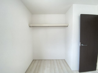 【収納】 | 南城市玉城糸数3期（全4棟）1・2号棟 | 1号棟　洋室6帖＋CL付き♪