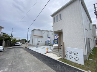 【前面道路含む現地写真】 | 南城市玉城糸数3期（全4棟）1・2号棟 | ※南東側公道4.5m～5.3m♪