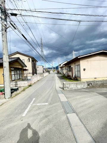 丹波島分譲地の前面道路含む現地写真