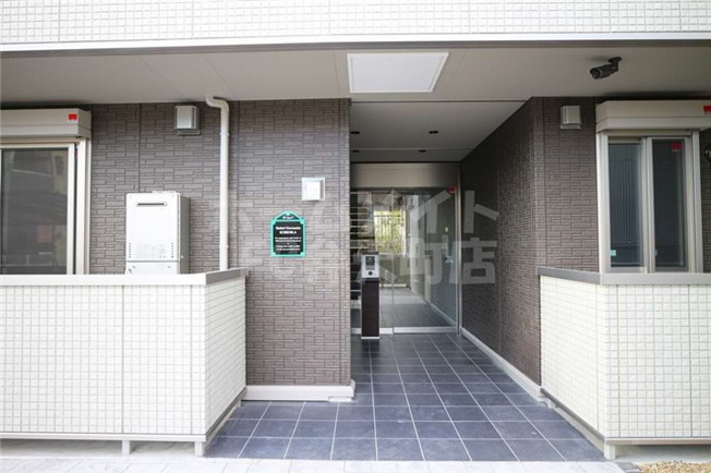 【エントランス】 | サンジェルマン市岡 | 清潔なエントランスです