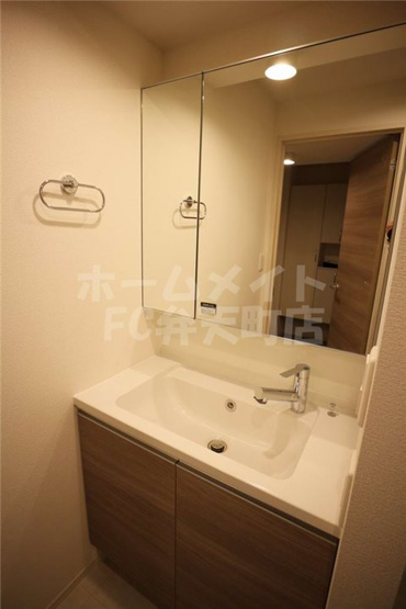 【洗面所】 | サンジェルマン市岡 | 脱衣スペースもあります