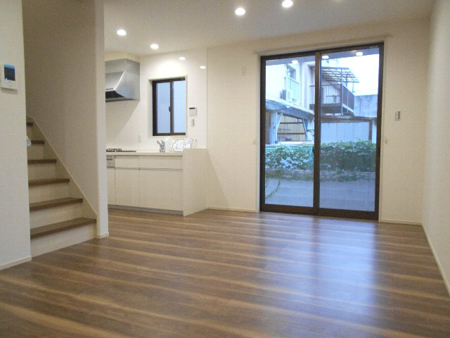 和歌山市栄谷・1棟アパート・54647の居間・リビング