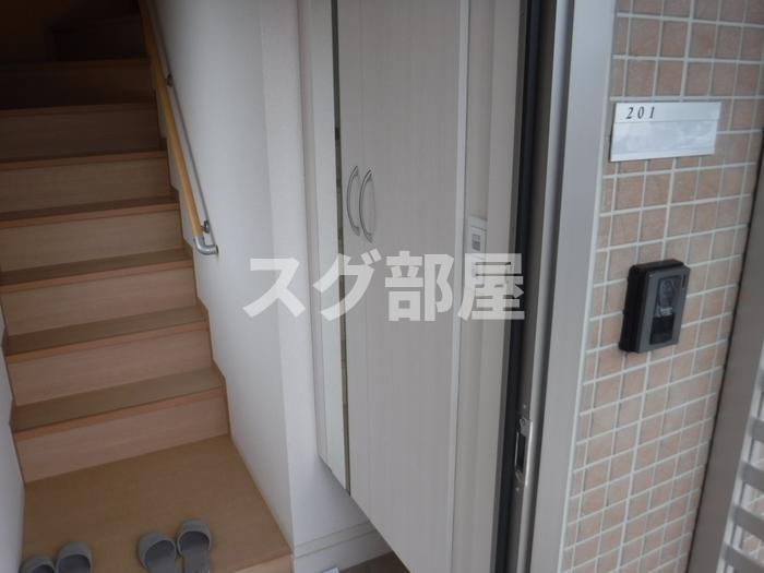 ロザージュシャトレの玄関
