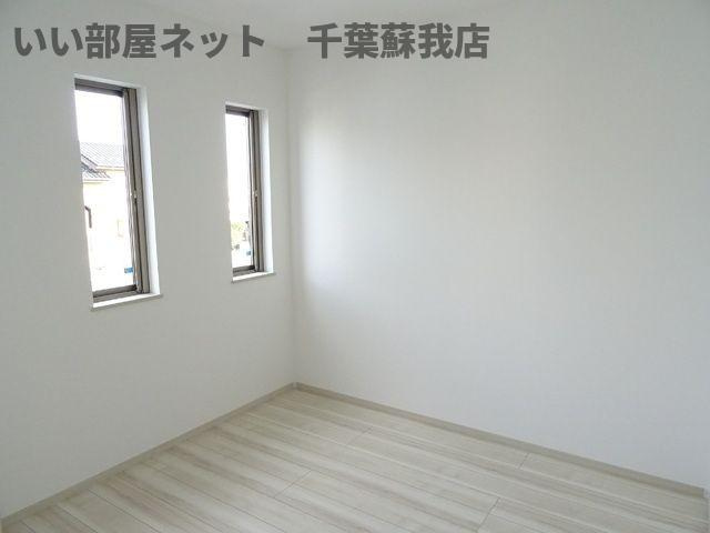 シャインフロント五井東の洋室|使い勝手のいい洋室です
