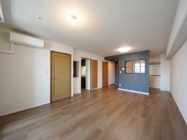 中央区佃２丁目の賃貸マンションの居間・リビング