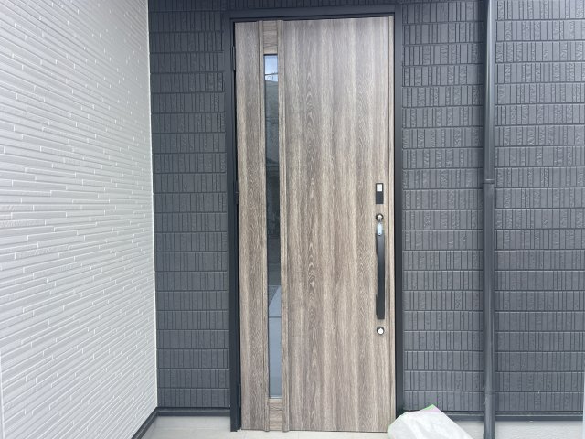 グラファーレ小山市城東２期　新築一戸建ての玄関