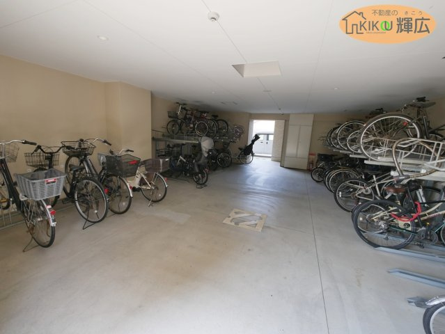 【駐車場】 | プレサンスネオ姫路　3階