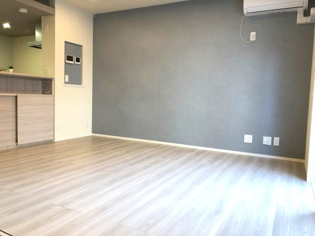 ディーシャンブル南丸之内B棟の居間・リビング