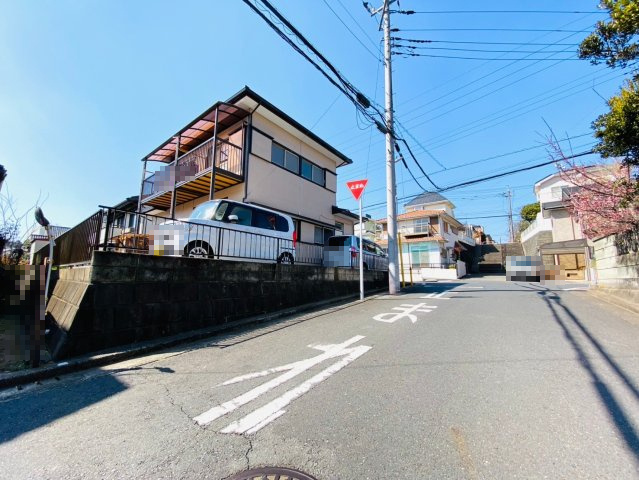 北西北東角地　佐倉市城中古戸建の前面道路含む現地写真