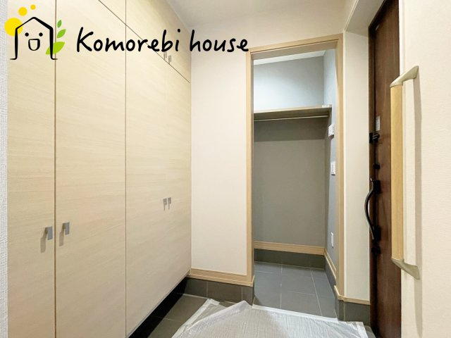 蓮田市閏戸　中古一戸建ての玄関|毎日通る玄関はこちらです