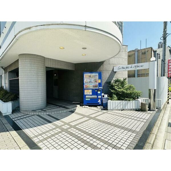 姫路市東延末２丁目の賃貸マンションのエントランス