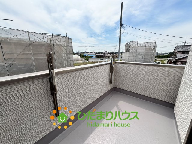ワイウッドコート羽生市加羽ヶ崎第1期　新築一戸建て　03のバルコニー|広々バルコニーです！