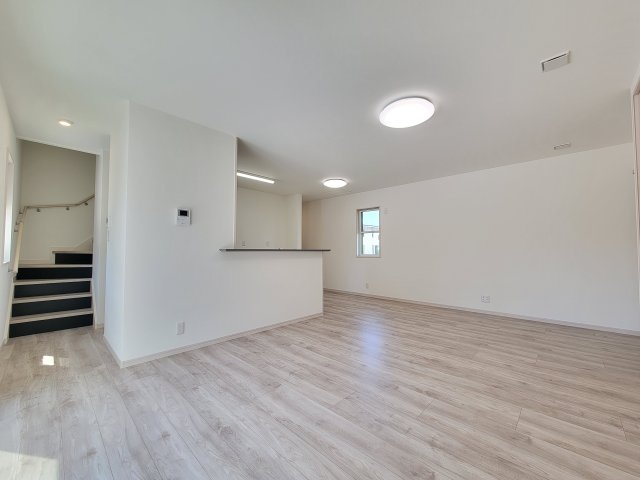 楠見中Ⅳ・新築戸建の居間・リビング