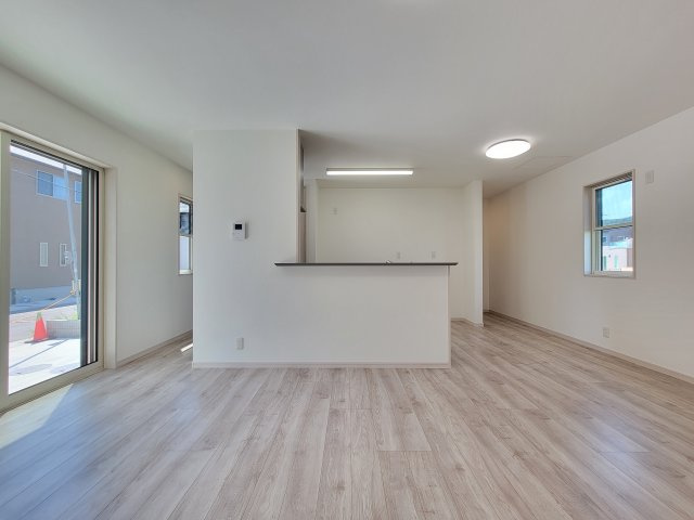 楠見中Ⅳ・新築戸建の居間・リビング