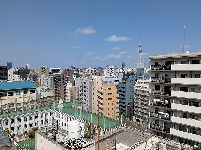 クラリティア浅草橋の設備|上層階の非常階段からスカイツリー隅田川花火見えます