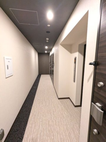 クラリティア浅草橋の設備|清潔で足音静かで滑りにくい絨毯張りの内廊下です、外からも見られませんのでプライバシー確保