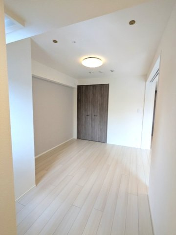 クラリティア浅草橋の設備|7.2帖洋室、エアコン・照明・クローゼット付、取り外し可能な室内物干し設備付きです