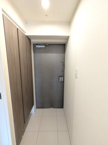 クラリティア浅草橋の設備|ディンプルキーのダブルロックセキュリティ、人感センサー付玄関ライト