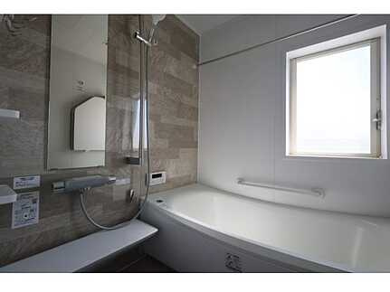 広島市佐伯区河内南１丁目　中古一戸建ての浴室