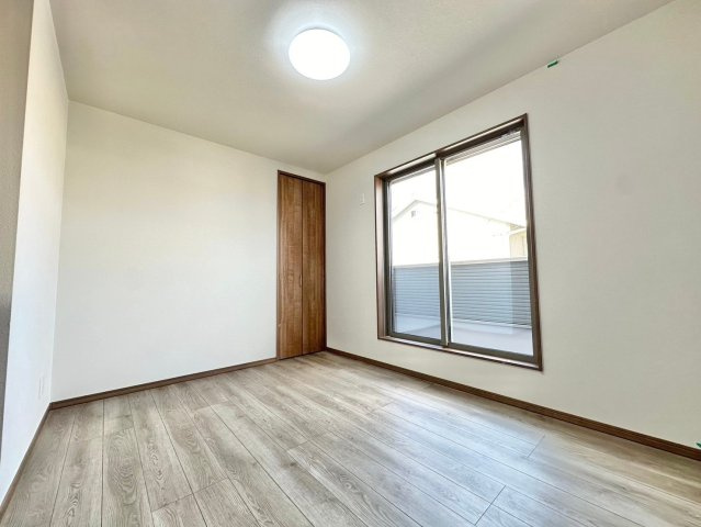 京都市西京区山田南山田町　新築戸建の洋室