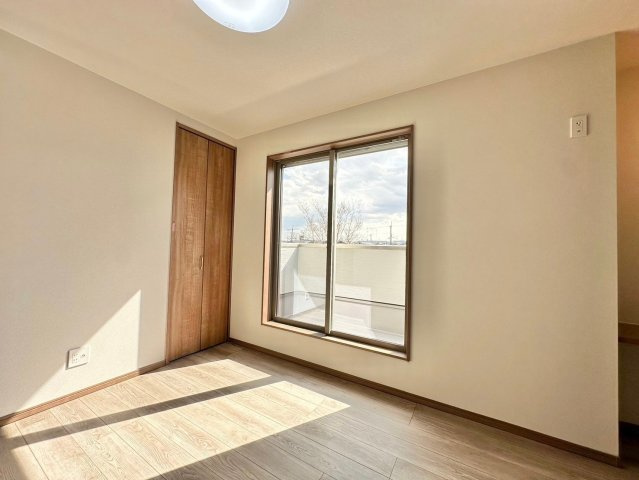 京都市西京区山田南山田町　新築戸建の洋室