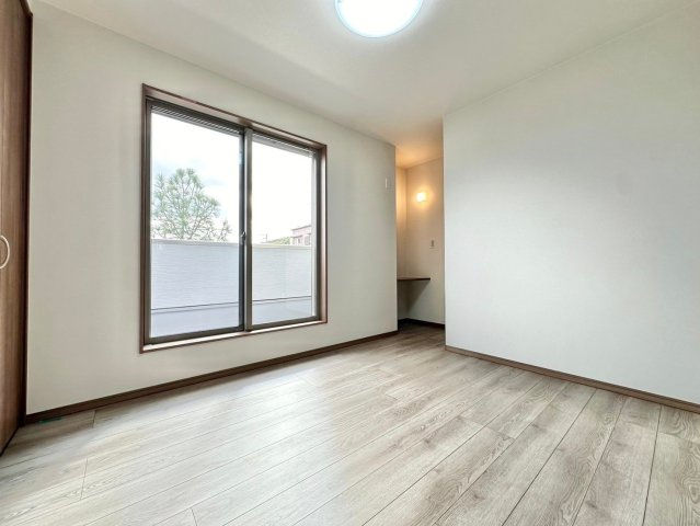 京都市西京区山田南山田町　新築戸建の洋室|カウンター付き