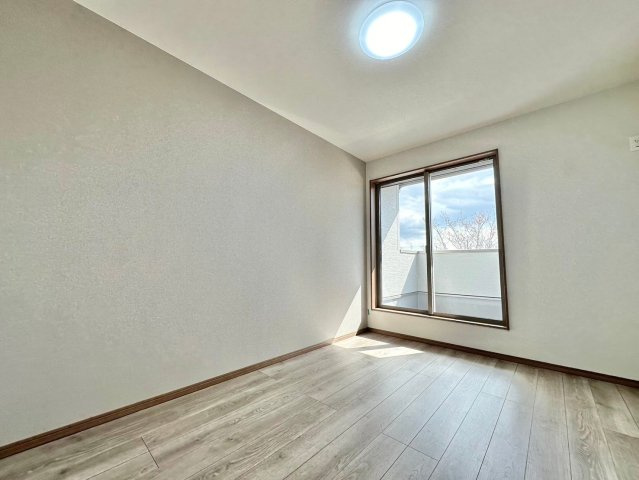 京都市西京区山田南山田町　新築戸建の洋室