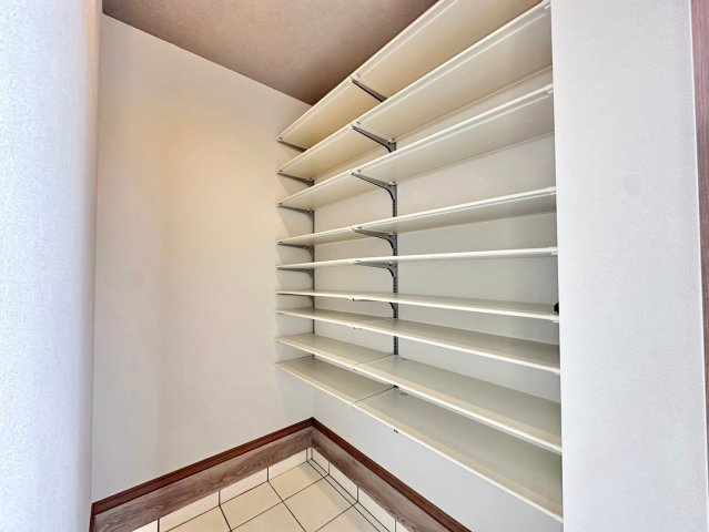 京都市西京区山田南山田町　新築戸建の玄関