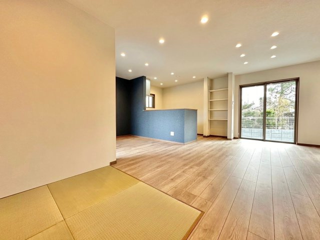 京都市西京区山田南山田町　新築戸建の居間・リビング