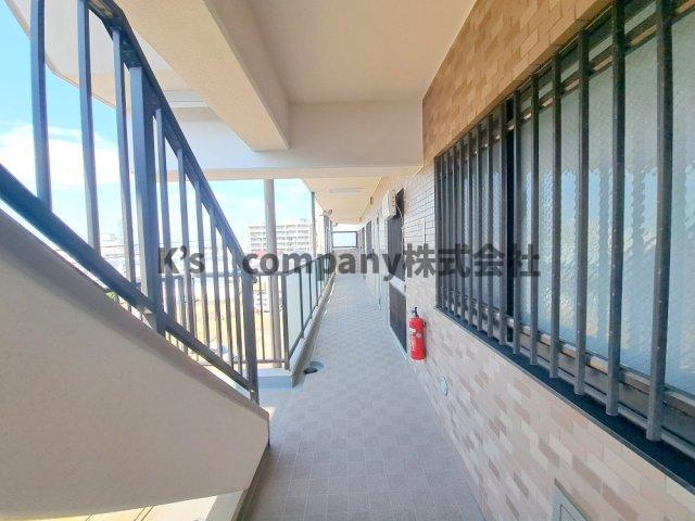茅ヶ崎市本村　ライオンズマンション茅ヶ崎中央公園　のその他共用部分|外玄関周辺スペース◇